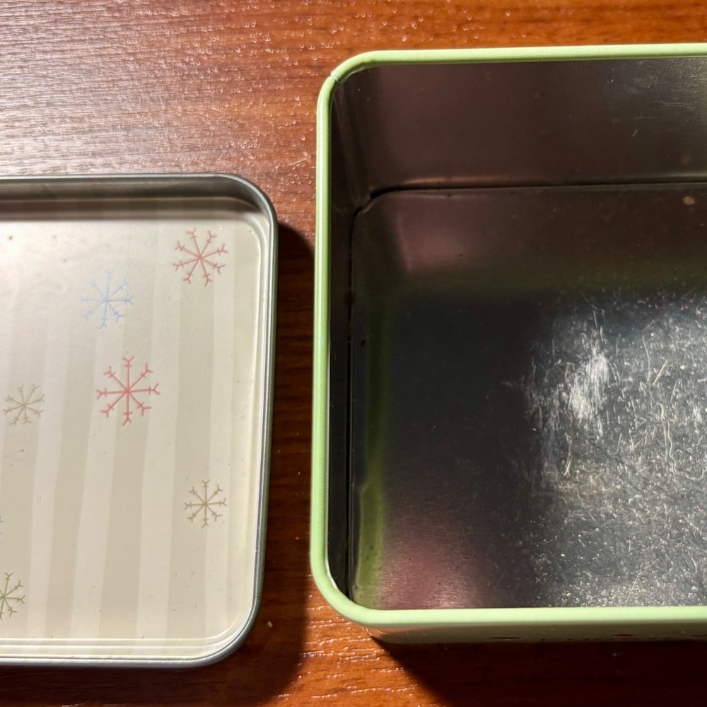 FOSSIL Christmas Metal Box - Picture 5 of 7